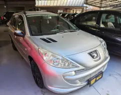 PEUGEOT 207 1.4 XR 8V FLEX 4P MANUAL PEUGEOT 207 1.4 XR 8V FLEX 4P MANUAL