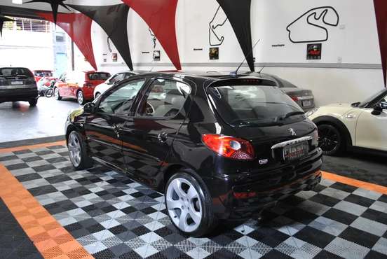 PEUGEOT-207-2009