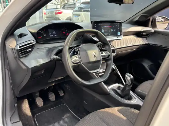 PEUGEOT-208-2023
