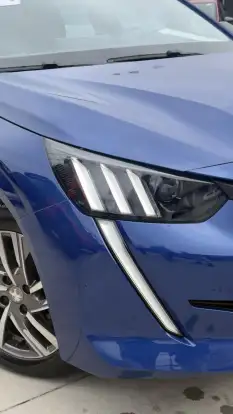 PEUGEOT-208-2020