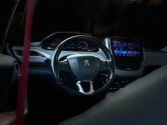 PEUGEOT-208-1.6 ALLURE 16V FLEX 4P AUTOMÁTICO PEUGEOT-208-2017