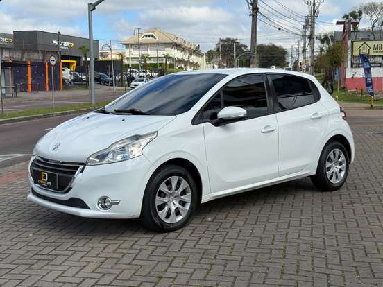 PEUGEOT-208-2015