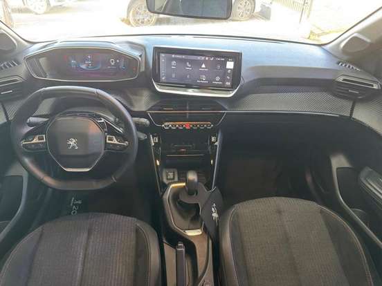 PEUGEOT-208-2022