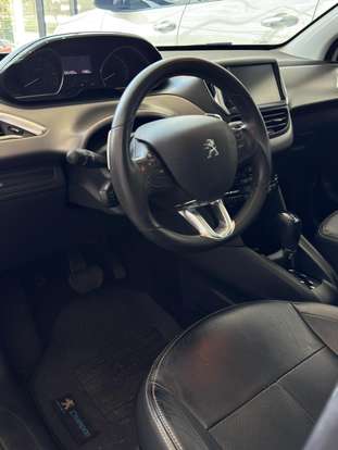 PEUGEOT-208-2016