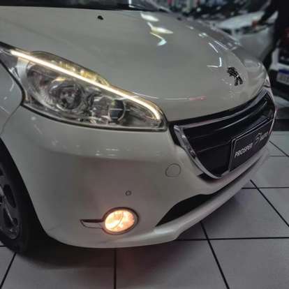 PEUGEOT-208-1.6 GRIFFE 16V FLEX 4P AUTOMÁTICO PEUGEOT-208-2015
