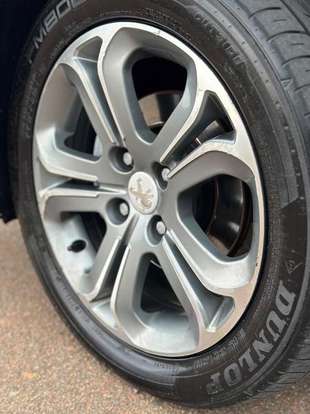 PEUGEOT-208-2013