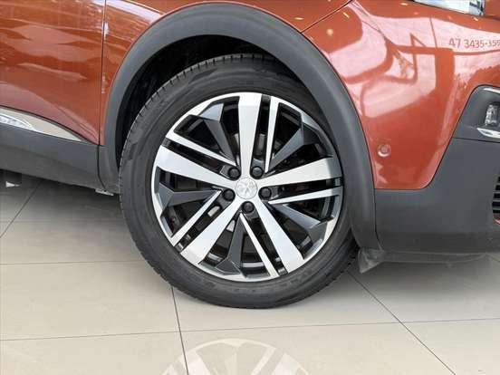 PEUGEOT-3008-2019