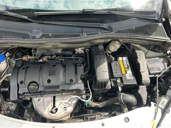 PEUGEOT-208-1.6 GRIFFE 16V FLEX 4P MANUAL PEUGEOT-208-2014