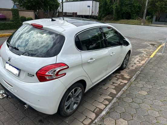 PEUGEOT-208-2014