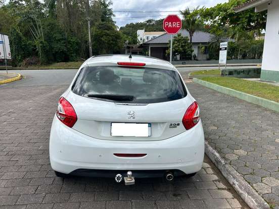 PEUGEOT-208-2014