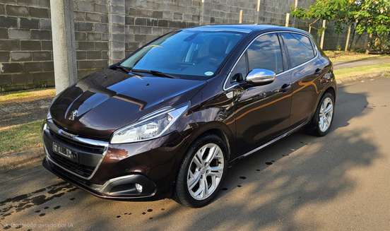 PEUGEOT-208-1.6 URBANTECH 16V FLEX 4P AUTOMÁTICO PEUGEOT-208-2017