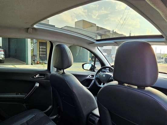PEUGEOT-208-1.6 URBANTECH 16V FLEX 4P AUTOMÁTICO PEUGEOT-208-2017