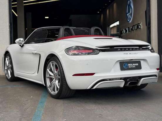 PORSCHE-718-2023
