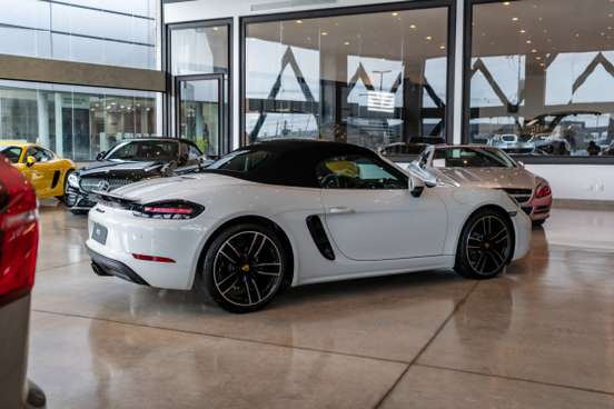 PORSCHE-718-2024
