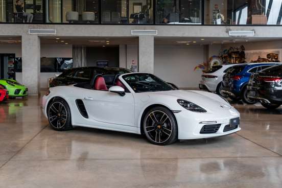 PORSCHE-718-2024