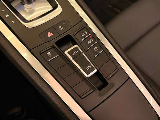 PORSCHE-718-2023