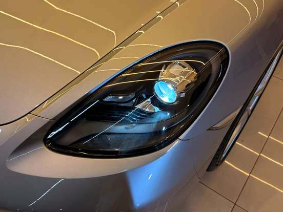 PORSCHE-718-2023