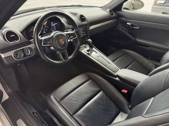 PORSCHE-718-2019