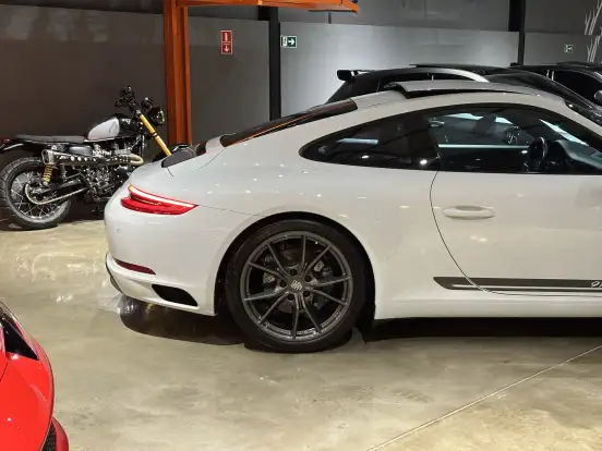 PORSCHE-911-2018