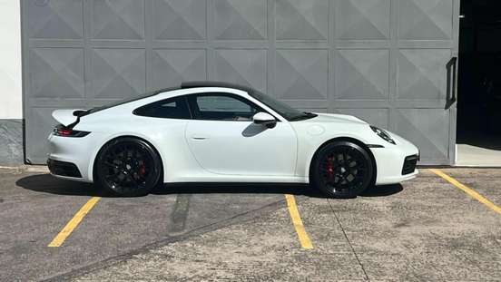 PORSCHE-911-2021