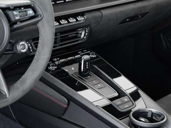 PORSCHE-911-2024