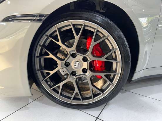 PORSCHE-911-2020
