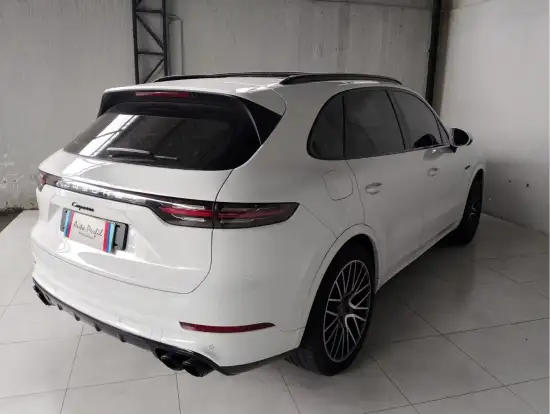 PORSCHE-CAYENNE-2019