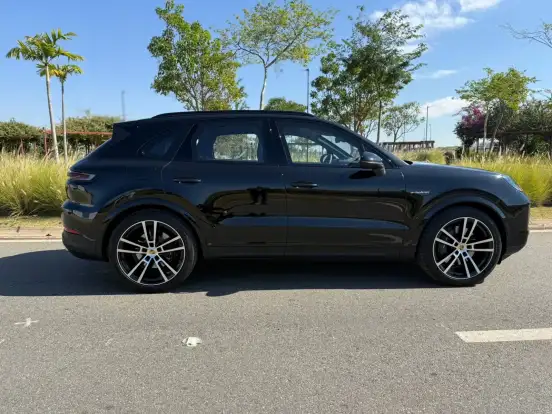 PORSCHE-CAYENNE-2024