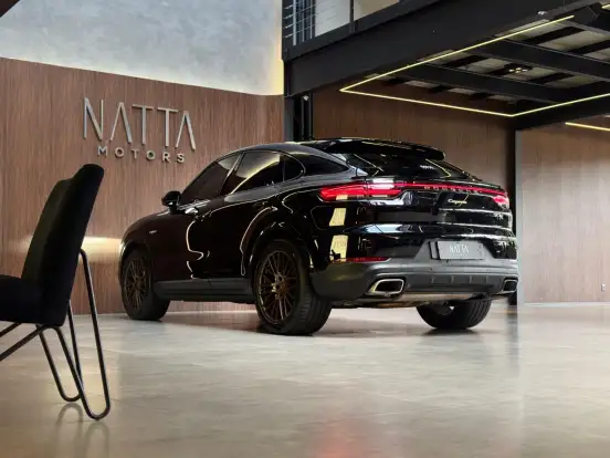 PORSCHE-CAYENNE-2021