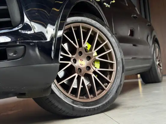 PORSCHE-CAYENNE-2021