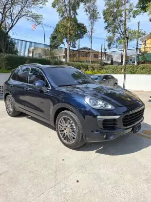 PORSCHE-CAYENNE-2016