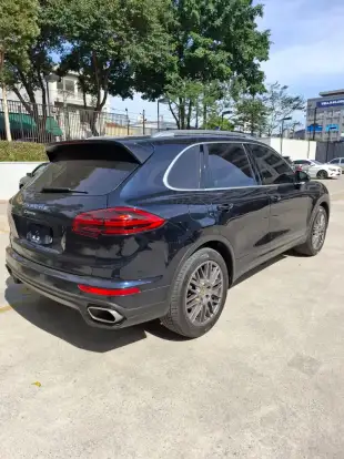 PORSCHE-CAYENNE-2016