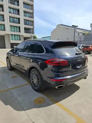 PORSCHE-CAYENNE-2016