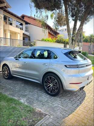 PORSCHE-CAYENNE-2024