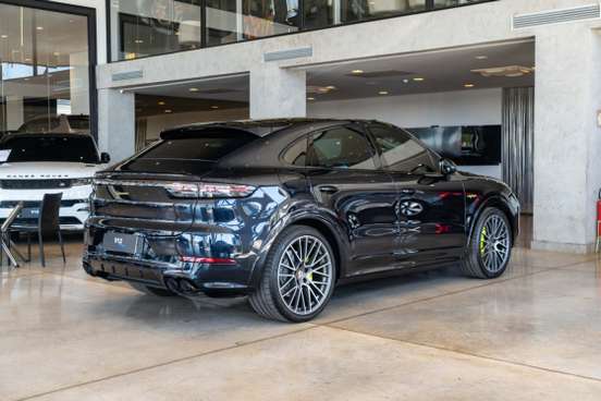 PORSCHE-CAYENNE-2023