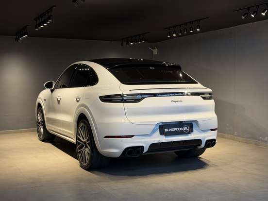 PORSCHE-CAYENNE-2022