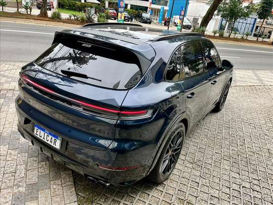 PORSCHE-CAYENNE-2025