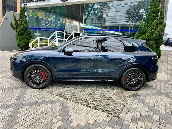 PORSCHE-CAYENNE-2025