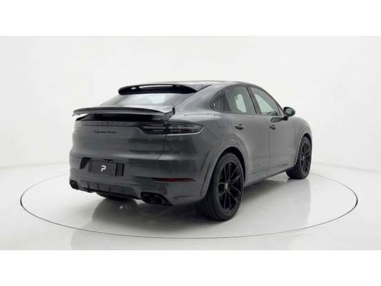 PORSCHE-CAYENNE-2022