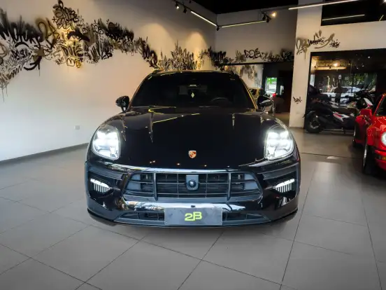 PORSCHE-MACAN-2021