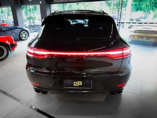 PORSCHE-MACAN-2021