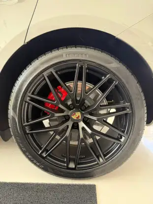 PORSCHE-MACAN-2024