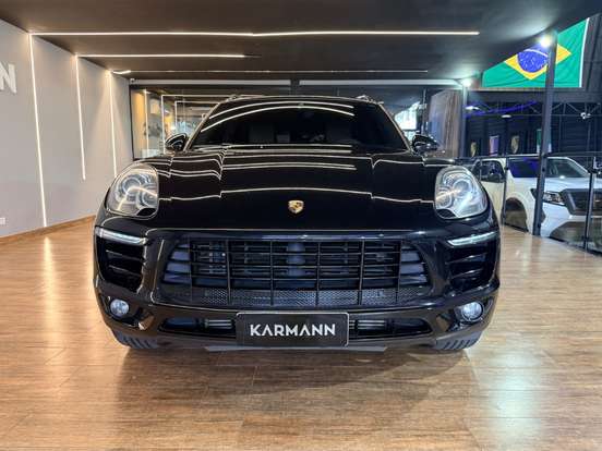 PORSCHE-MACAN-2016