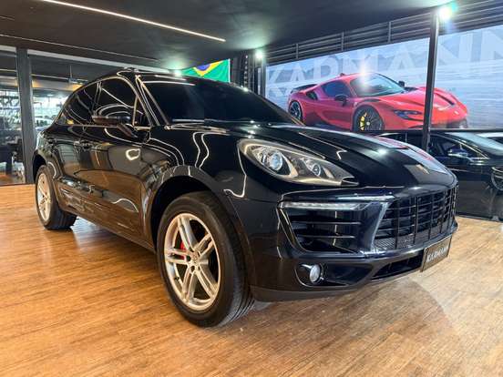 PORSCHE-MACAN-2016