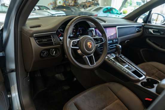 PORSCHE-MACAN-2020