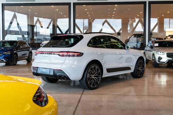 PORSCHE-MACAN-2024