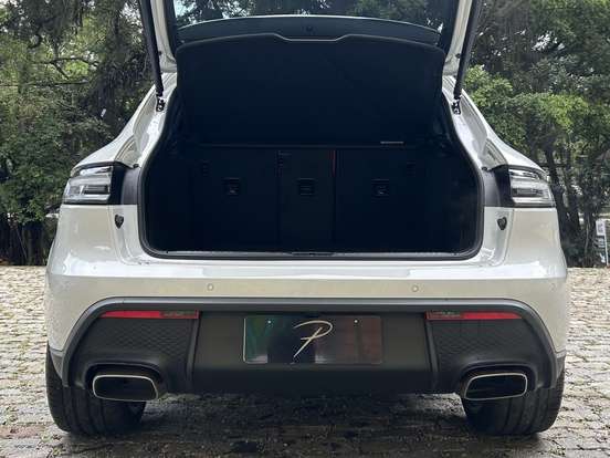 PORSCHE-MACAN-2025