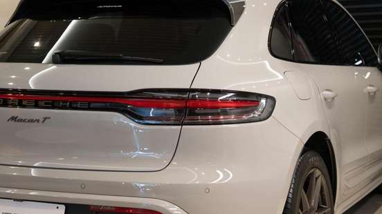 PORSCHE-MACAN-2023