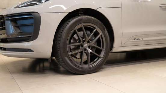 PORSCHE-MACAN-2023