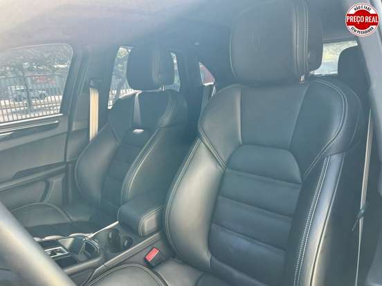 PORSCHE-MACAN-2025